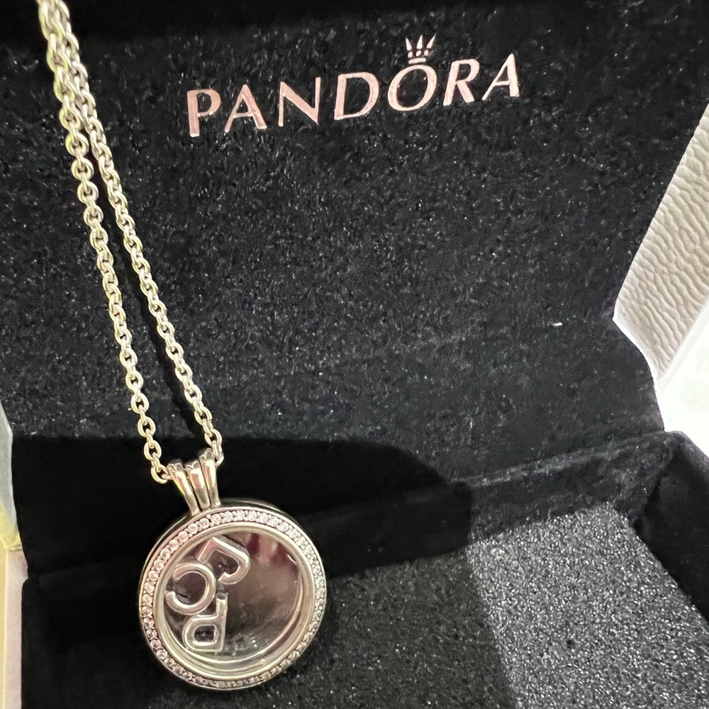 Pandora necklace pendant 💎Authentic ✨